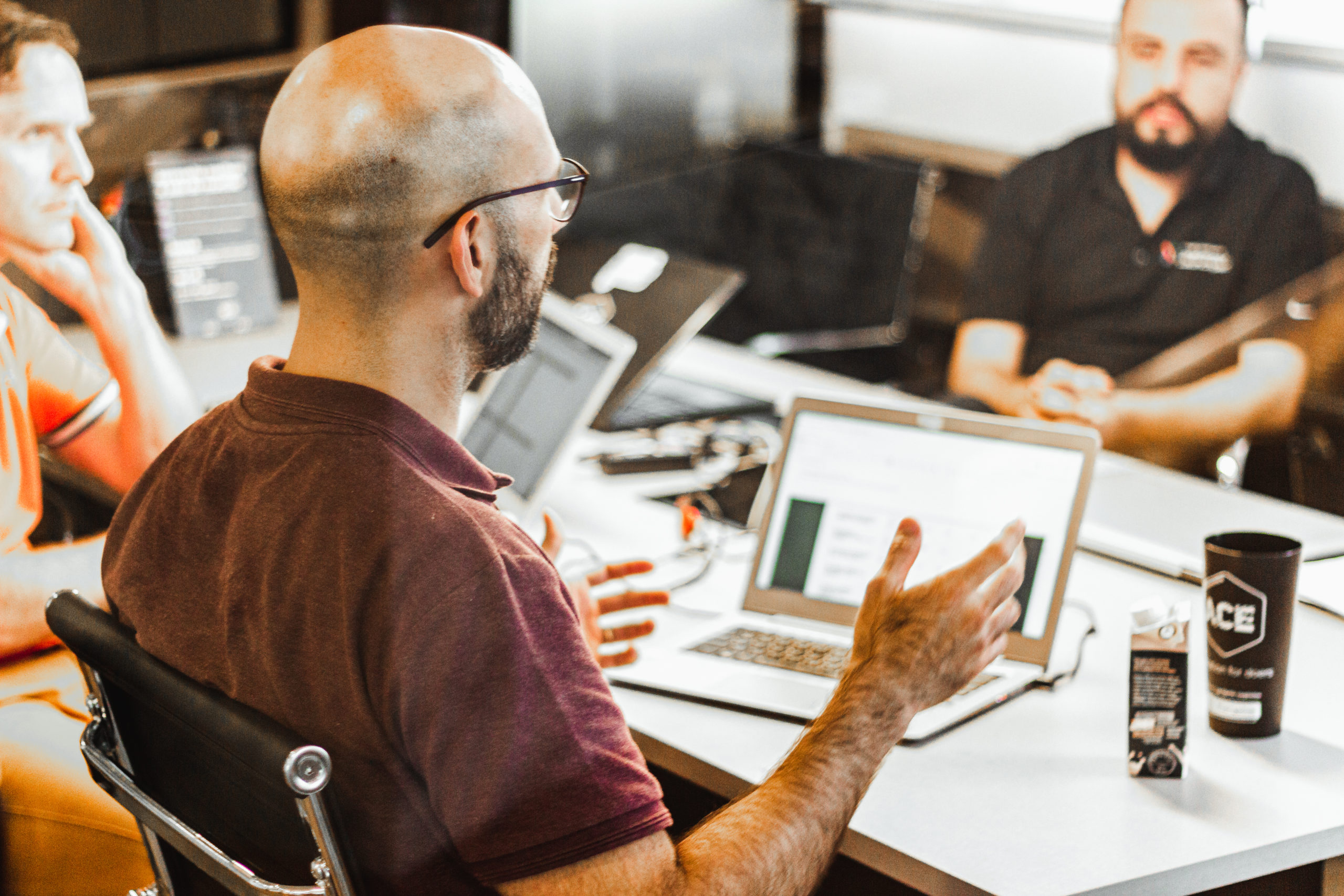 Estudos de Caso: Empresas que Brilham com seu Comitê - inspiração 2