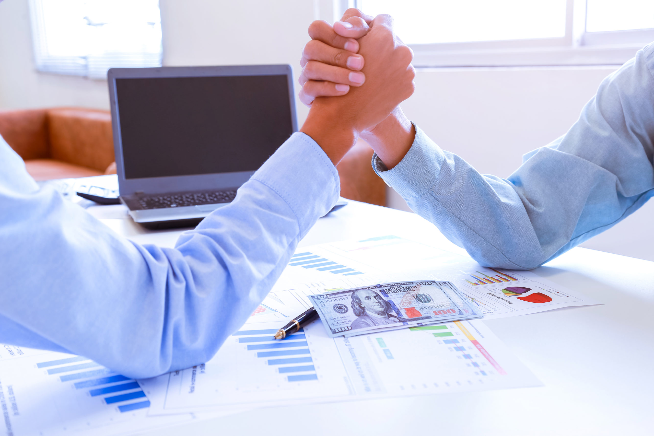 Compra de Cotas vs. Compra de Ativos: Qual a Melhor Opção para Você?