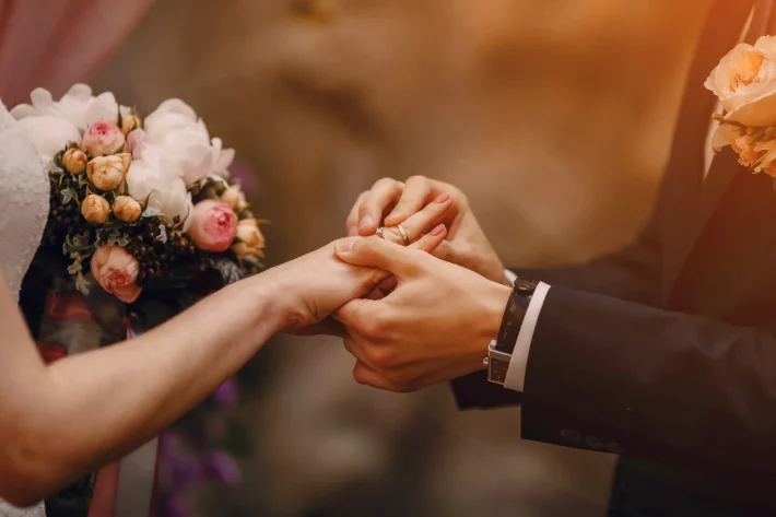como economizar no casamento