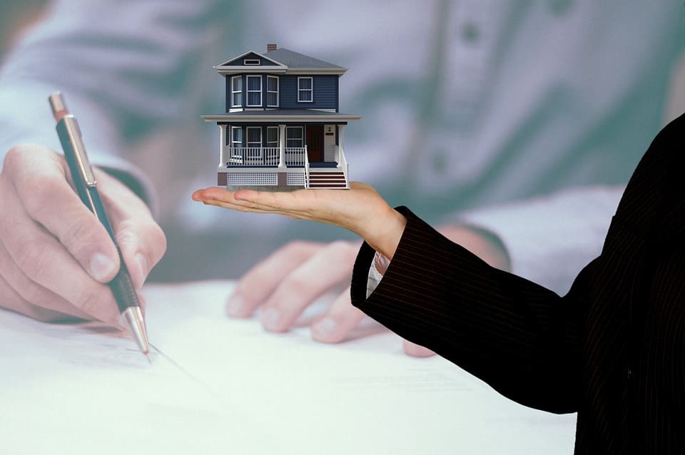 Como Escolher a Melhor Corretora para Investir em FIIs
