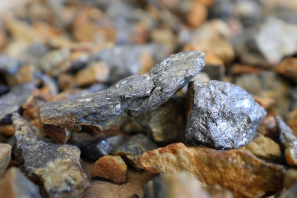 quais minerais criticos impulsionam a economia