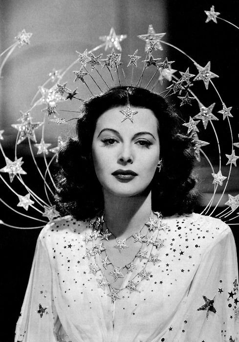 A Mãe do Wi-Fi: Reconhecendo a Genialidade de Hedy Lamarr