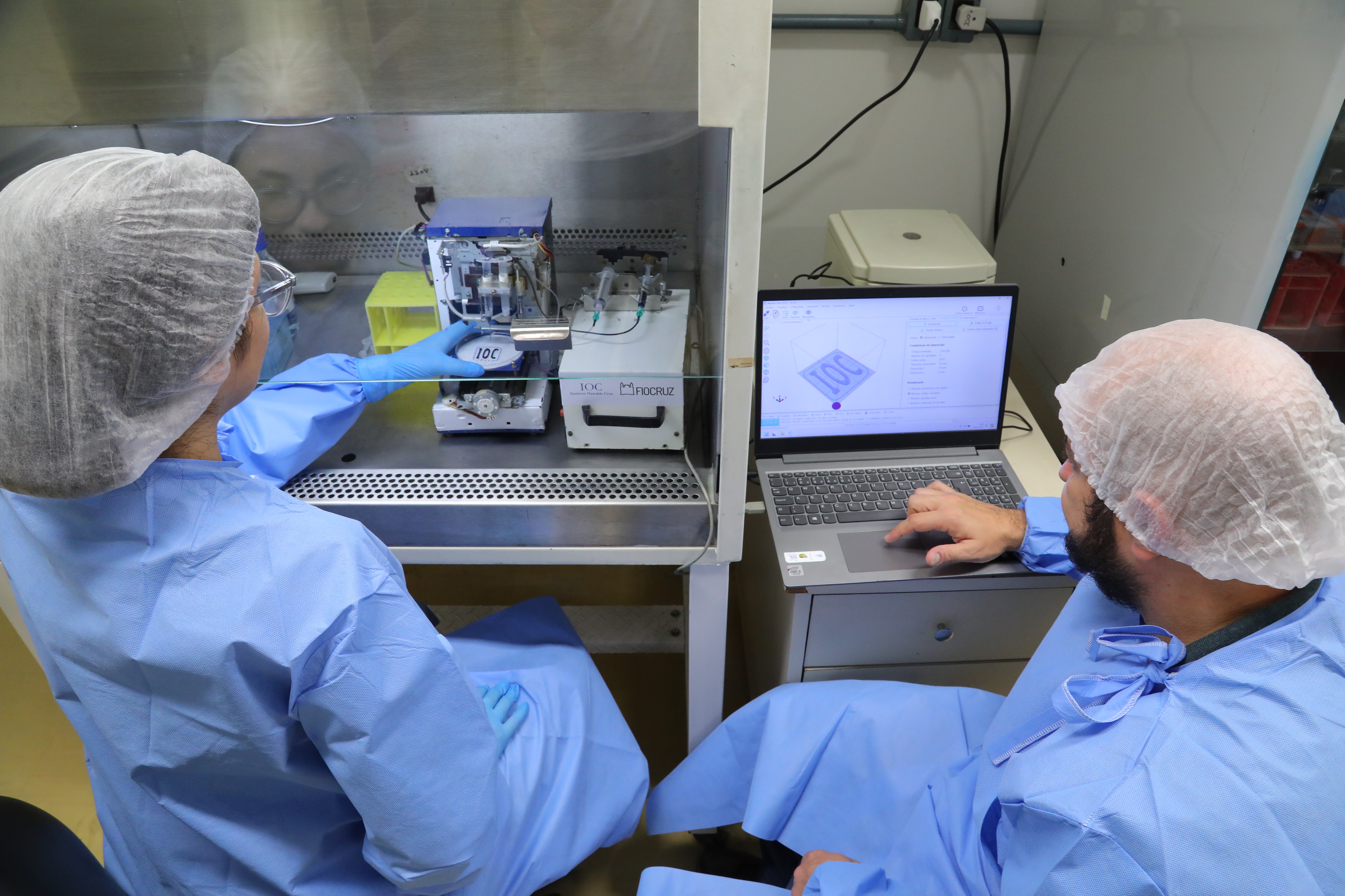 Desafios e Sucessos no Transplante de Córneas Bioimpressas