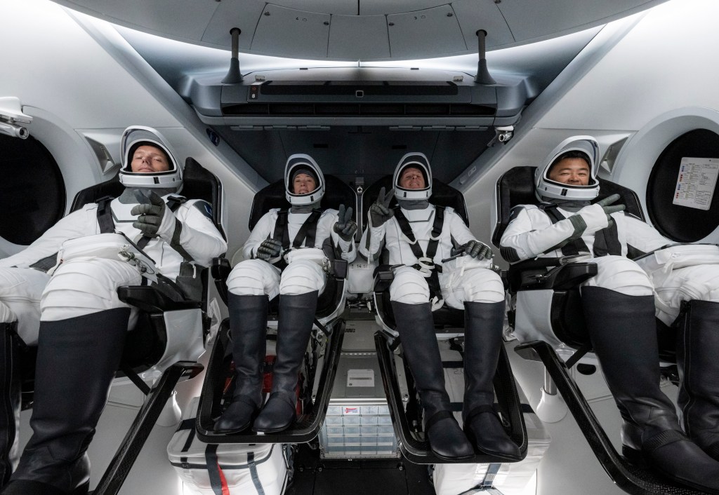Turismo Espacial e Sustentabilidade: Desafios e Soluções