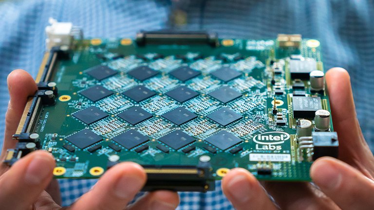 Microfluídica: A Solução Definitiva para o Superaquecimento de Processadores de IA?