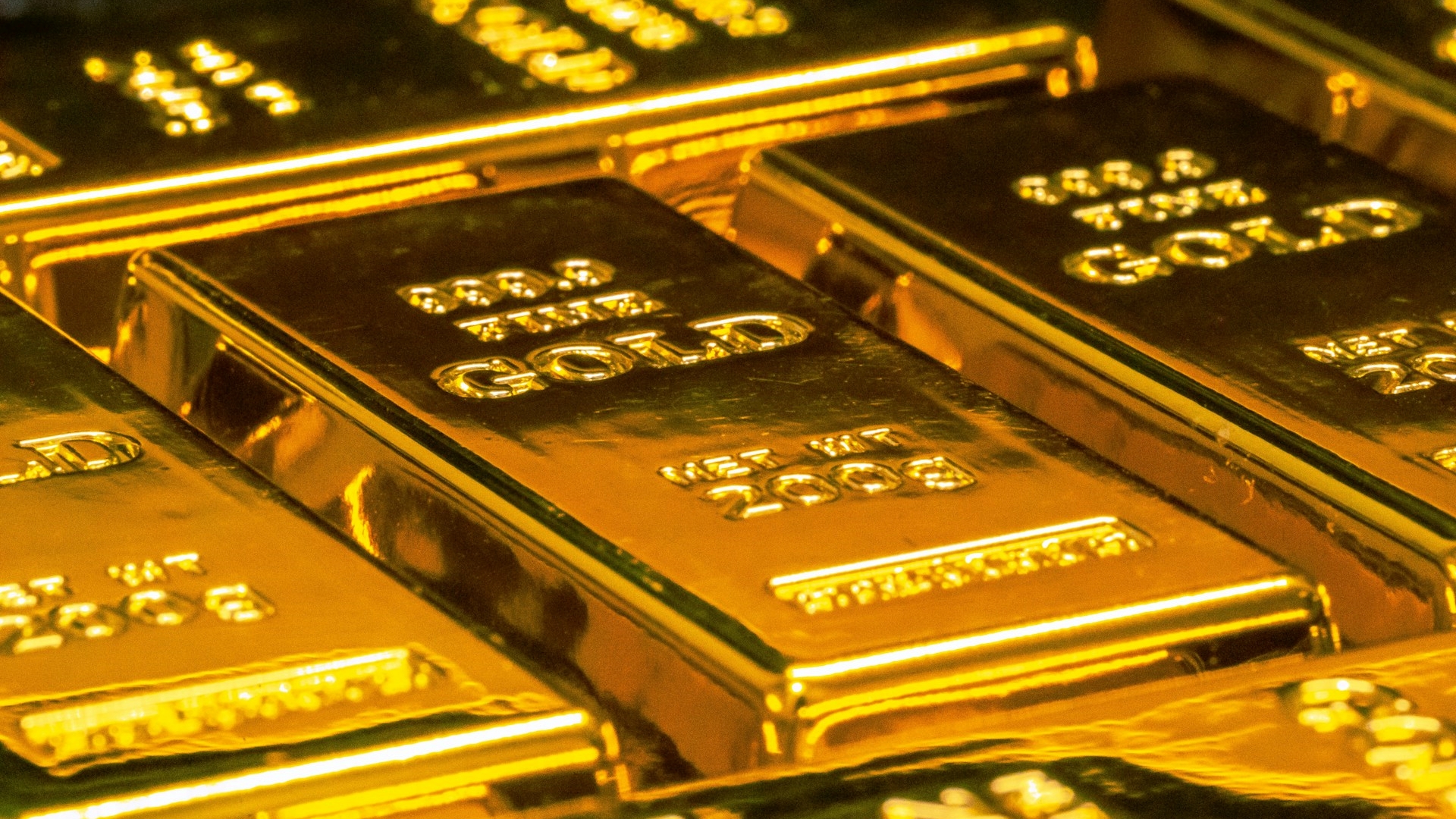 Fundos de Investimento em Ouro: Análise Comparativa XP vs BTG