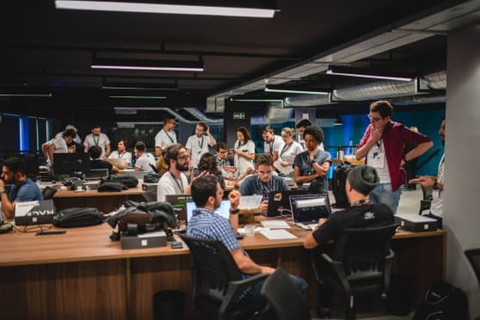 Networking e Carreira: Como um Hackathon Pode Transformar Sua Vida Profissional