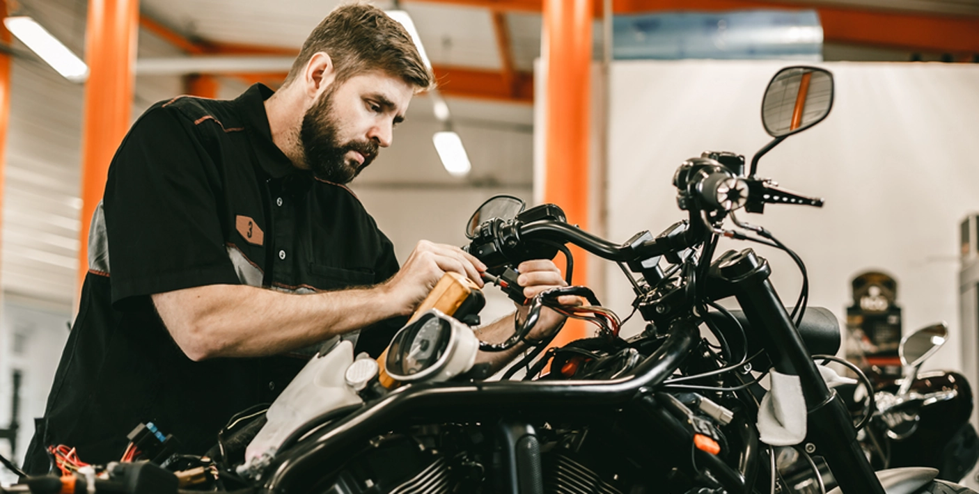 Os Equipamentos Essenciais para uma Oficina de Motos Moderna