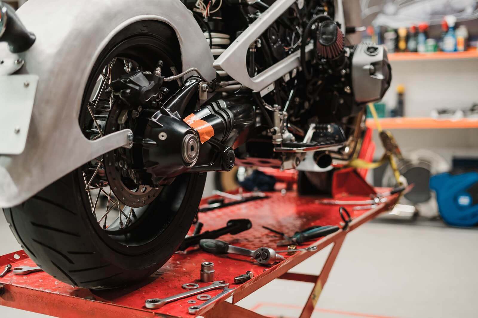 Como Gerenciar o Estoque de Peças de Motos Eficientemente