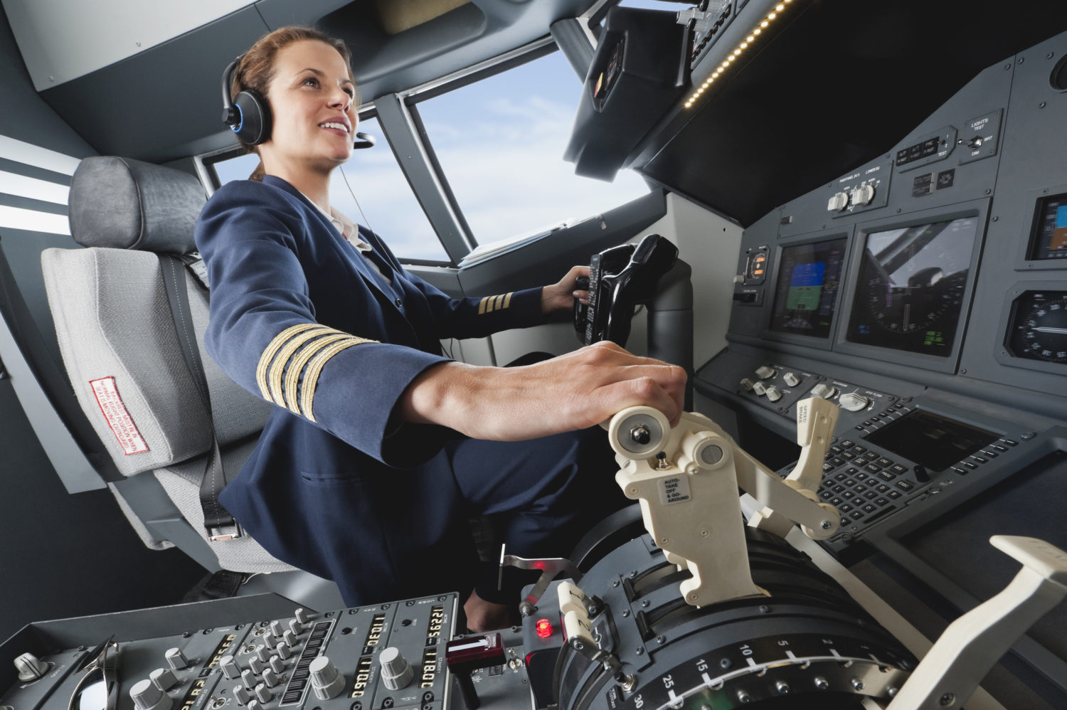 como se tornar um piloto de avião e ganhar bem