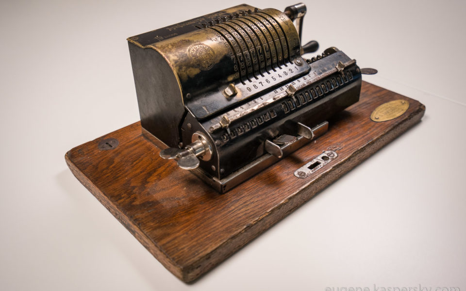 De Schickard a Kilby: A Linha do Tempo das Calculadoras