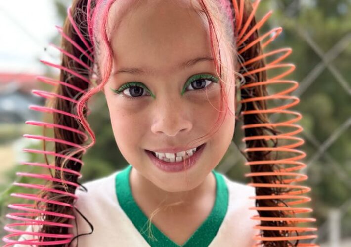 Como o Dia do Cabelo Maluco Estimula a Criatividade Infantil