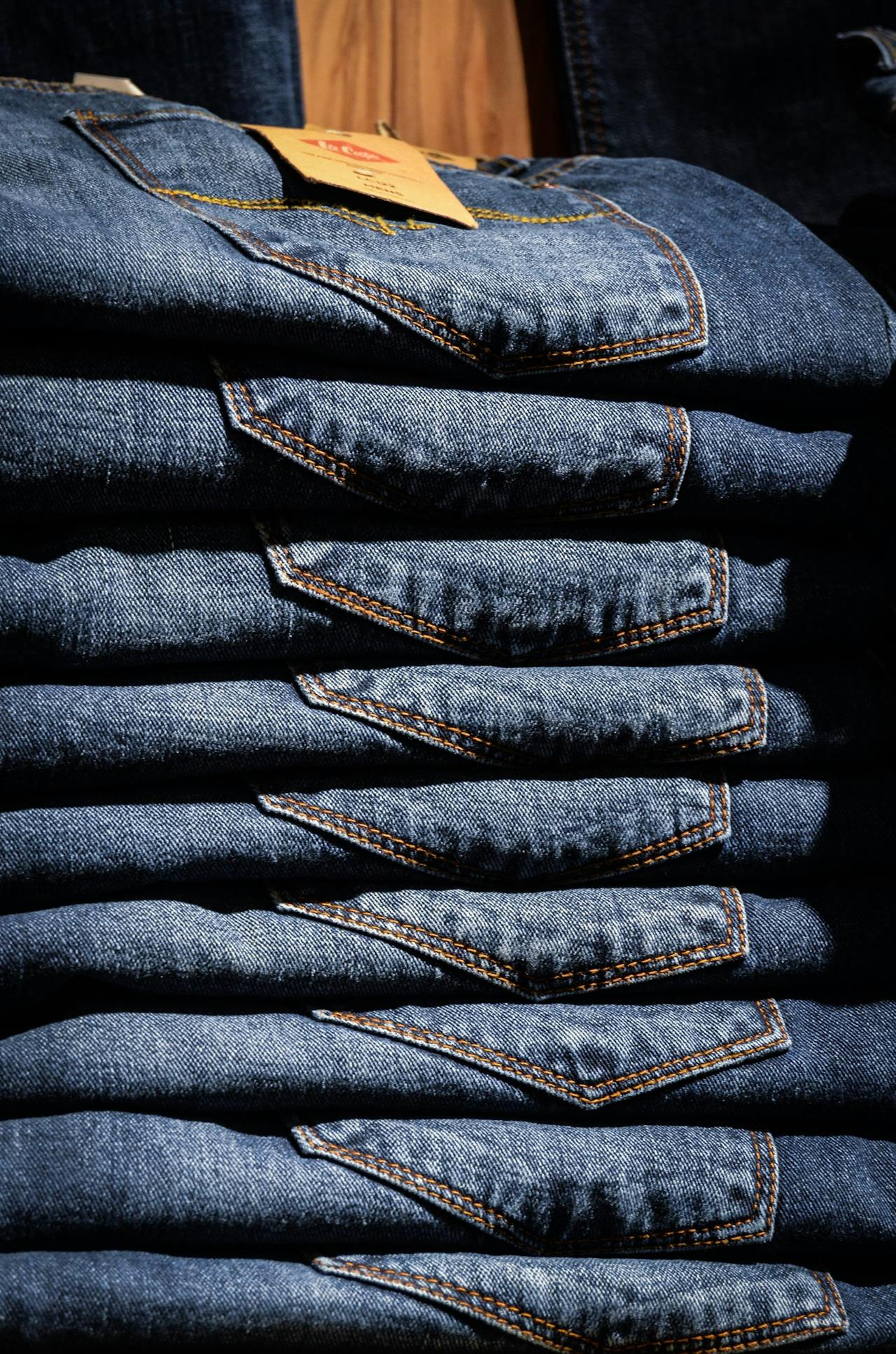 A Evolução do Denim: Da França aos Dias Atuais