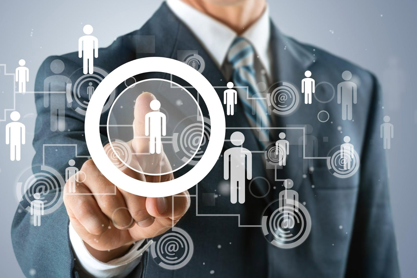 Recrutamento Interno vs. Externo: Qual a Melhor Estratégia para Sua Empresa?