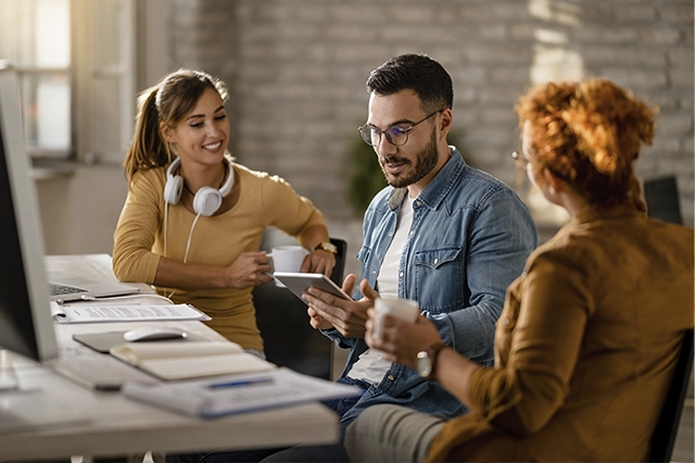 vantagens e desvantagens terceirizar marketing