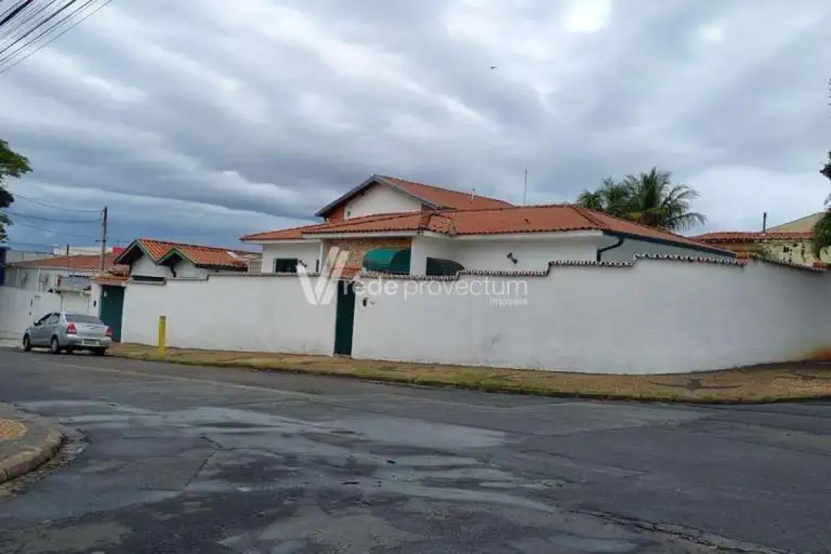 Central Plaza Shopping